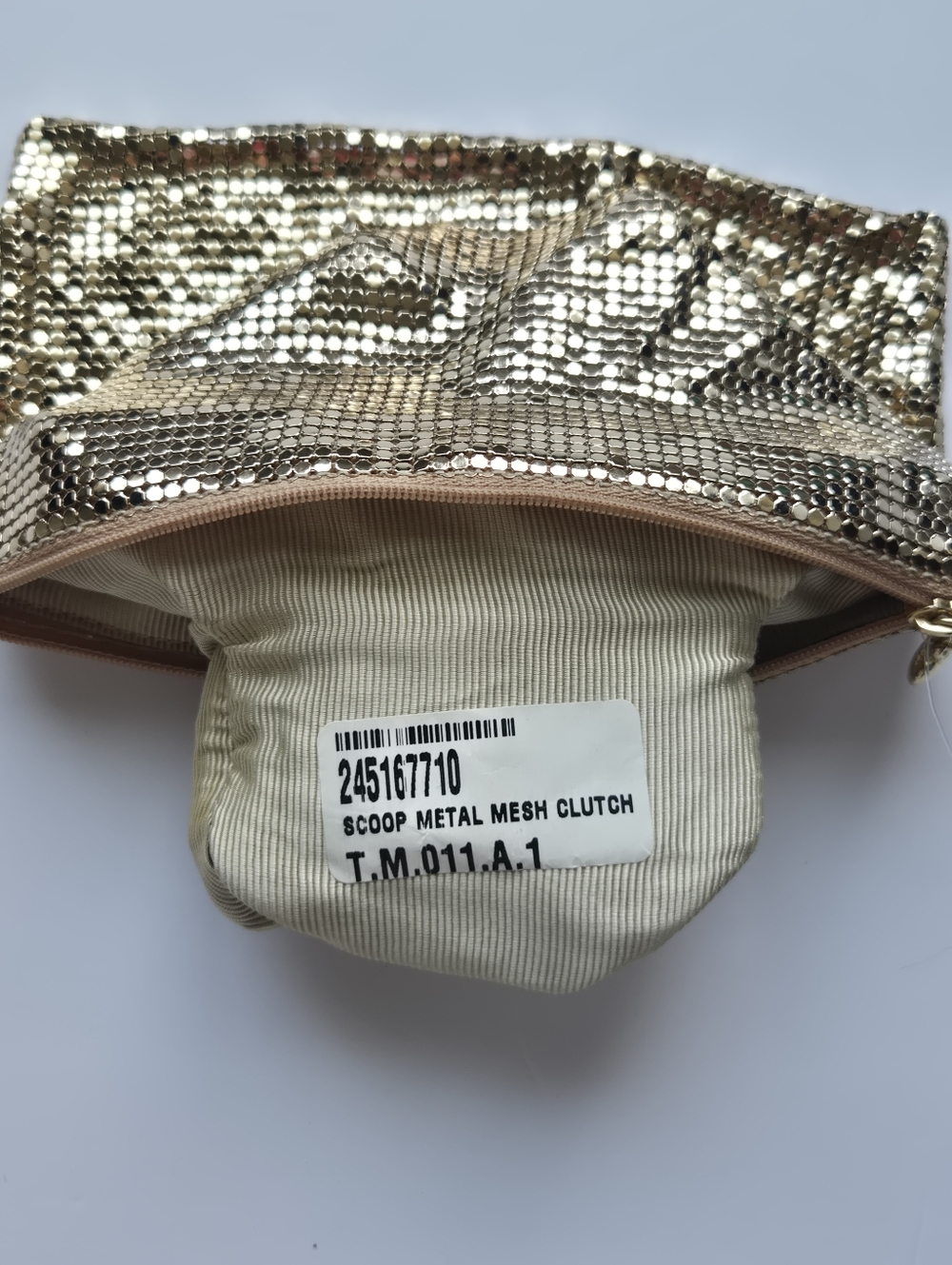 NWOT Scoop NYC Gold Metal Mesh Evening Clutch w Heart Zipper Pull - Deadstock - Picture 5 of 9